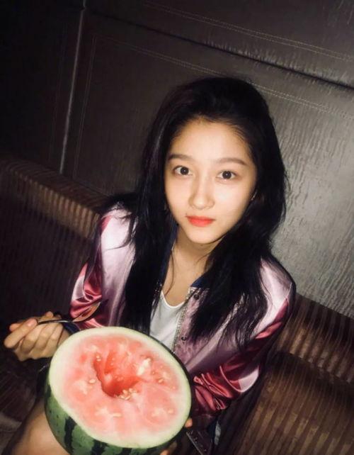 宋吃瓜写真