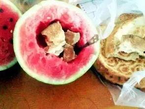 新疆吃馕吃瓜,馕香瓜甜，尽享丝路美食之旅